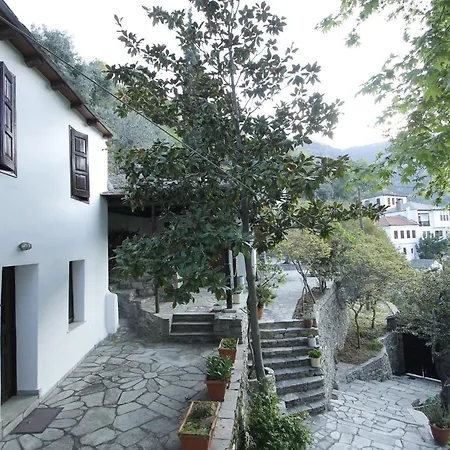 Secluded In The Mountains Makrinítsa